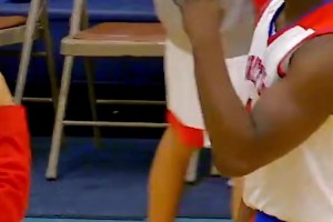 這次不放大學(xué)集錦了！來(lái)看看錫安高中是怎樣打球的????