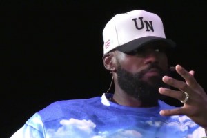 詹姆斯：?jiǎn)痰ぷ罴?lì)我但我不能選他，因?yàn)闀?huì)說我想炒作