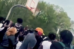 情商拉滿！馬刺新援科內(nèi)特選7號球衣是想達到1/3鄧肯的能力