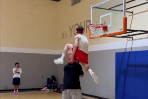 國內妥妥天花板級別的扣將??陳登星：讓美國人見識下中國彈跳！