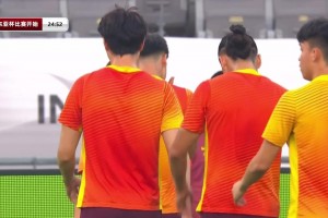 這個(gè)1V2相當(dāng)漂亮??，楊晨：個(gè)人建議王鈺棟邊路更能發(fā)揮出特點(diǎn)