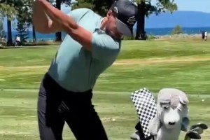 勇士官方曬庫里打高爾夫視頻 場內(nèi)場外風范盡現(xiàn)！