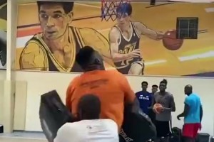 曾經炙熱的野球中鋒鐵牛，這身材比例打球到底是有天賦還是沒天賦