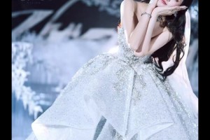 朱松瑋的車模妻子 這顏值太逆天了！