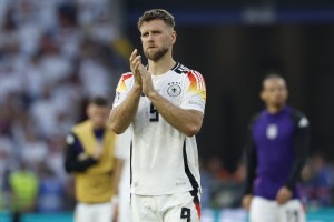 球員集錦：傳統(tǒng)站樁式中鋒！菲爾克魯格對(duì)抗好&頭球強(qiáng)&腳頭硬