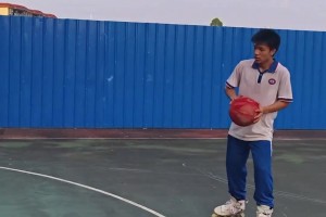 不懂就問：籃球規(guī)則是不是沒規(guī)定不能穿輪滑鞋??????