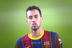 單后腰很難踢，但有人卻踢了很多年！布斯克茨轉(zhuǎn)身，巴薩由守轉(zhuǎn)攻