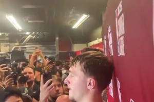 狀元這人氣！首秀后的弗拉格正在被媒體圍攻??