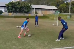 安東尼更新社媒，自己留在巴西進行訓練