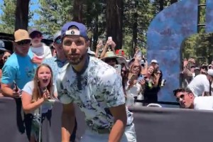 裝X成功！??庫里高爾夫名人賽接球就投，自信提前回頭！