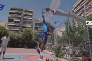 有、東西！1米76的甲亢哥在字母哥面前完成扣籃