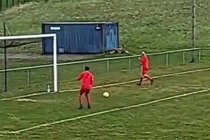 這能不進(jìn)？碰上這樣的隊(duì)友，趕緊絕交吧??