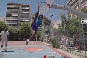 甲亢哥居然能扣籃！不得不說身體素質(zhì)有點東西??