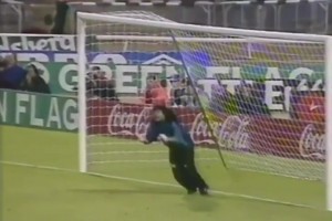 足壇史上最浪門將！瘋子門將伊基塔蝎子擺尾傳世之作！