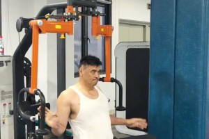 瓦妮莎氣質(zhì)出眾 真不愧歐美女神