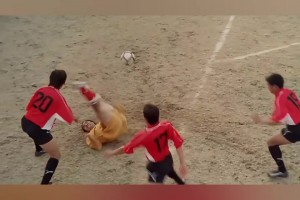 太絕了！原來少林足球里的名場(chǎng)面都是真的！星爺果然沒騙我們！