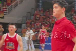 楊瀚森這夢(mèng)幻腳步，要是在比賽中能用出來(lái)，真的太無(wú)解了