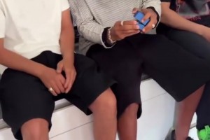 啃兒一族??亞馬爾父親開(kāi)心得就像亞馬爾的孩子一樣~~