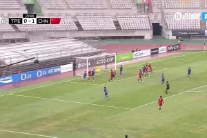 邵子欽爭頂中柱后補射破門，中國女足1-0中國臺北女足！