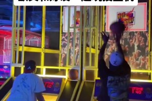 歐文和好友玩起了投籃機(jī) 竟然是標(biāo)準(zhǔn)筐??