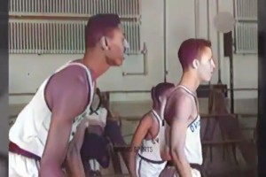 這是哪些吧友的青春？??來看看張伯倫高中時(shí)的高清彩色修復(fù)視頻