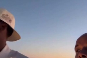 你倆組一隊？阿德巴約在喬丹品牌派對上大聲招呼東契奇