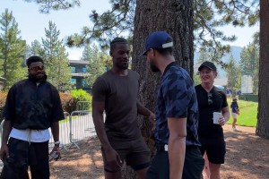 巴特勒今日助陣庫里 觀戰(zhàn)庫里高爾夫球局~