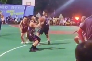 墊腳狂魔，這種動作得承擔刑事責任吧？