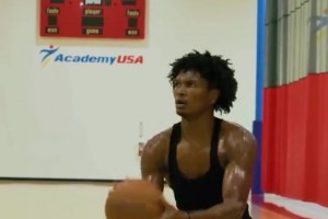 神的武器！阿門休賽期苦練急停中距離跳投