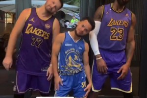 外國球迷山寨詹姆斯庫里東契奇，沒想到越看越像??????