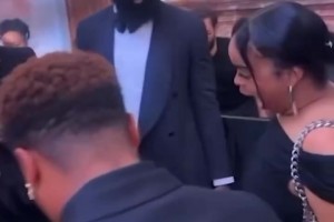 全球頂流！東契奇在希臘參加喬丹品牌晚會合集！人群中的焦點?。? >
                                        </div>
                                    </div>
                                                                        <div   id=