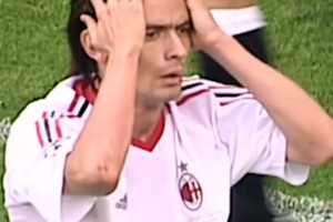 不嘻嘻了??！球迷拍到大巴黎決賽落后時的納賽爾，大口吐氣黑臉