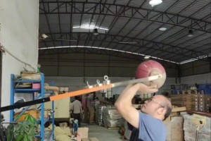 浙BA籃板爭奪戰(zhàn)！195+高大中鋒憑噸位強(qiáng)勢壓制，壓迫感撲面而來！