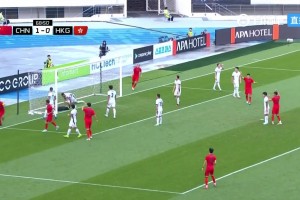 無效進球??張玉寧頭球爭頂破門，可惜傳中的時候先出界了…