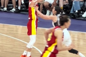 楊力維遭“襲胸”！韓國隊員立馬上前道歉??