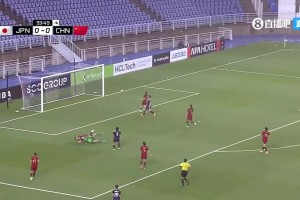中國女足漏人??！日本女足單刀滑過球門又又錯失絕殺，太嚇人了！