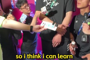 楊瀚森：奎因很壯&對(duì)抗很足&籃板保護(hù)好！我能從他身上學(xué)到東西