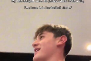 小雷蜜：我爸給我買了KD球衣 KD媽媽：你沒把它燒了吧？？