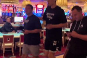 網(wǎng)友曬賭城酒店偶遇楊瀚森：我相信他只是路過的??