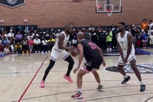 三年前的今天，詹姆斯參加德魯聯(lián)賽拿下42分16板3助4斷