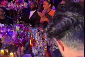 ??亞歷山大首次獲得ESPYS年度最佳男運(yùn)動(dòng)員獎(jiǎng)