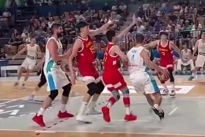 周琦都不知道該怎么防了！斯洛文尼亞對中國男籃曾打出這種戰(zhàn)術(shù)