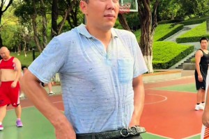 西褲+科8！大爺當(dāng)年也是統(tǒng)治野球場的存在吧??????