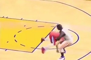 普爾這也太慘了！！2K中驚現(xiàn)追夢在比賽中將普爾暴揍一頓！