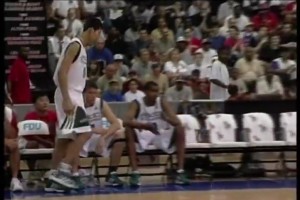 大哥那時候是真青澀啊！易建聯(lián)曾與保羅&鷹王參加同一個訓(xùn)練營