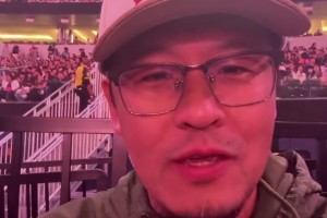 也是女兒奴！??楊毅帶著女兒楊蘋果去看Black Pink演唱會