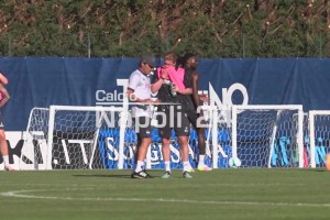 期待一手下賽季的比賽！訓(xùn)練中德布勞內(nèi)和孔蒂深度交流！