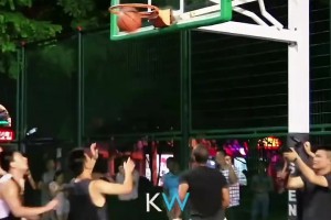 訓(xùn)練師再野球場都是無敵的存在，隨便一招都夠?qū)W好久了