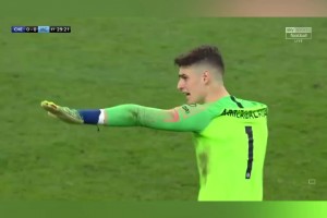 凱指導(dǎo)一戰(zhàn)揚(yáng)名！凱帕名場面，無視教練拒絕被換下！