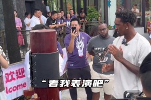 詠春，蒙克??！蒙克中國行看到木人樁忍不住學了幾招??